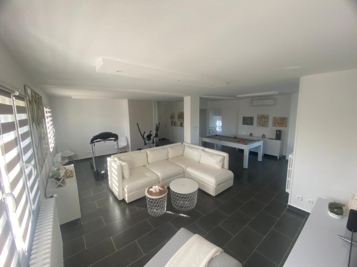 Chambre Dans Logement Partage Chez L Habitant Avec Piscine De 1 A 3 Chambres Grieges Екстериор снимка