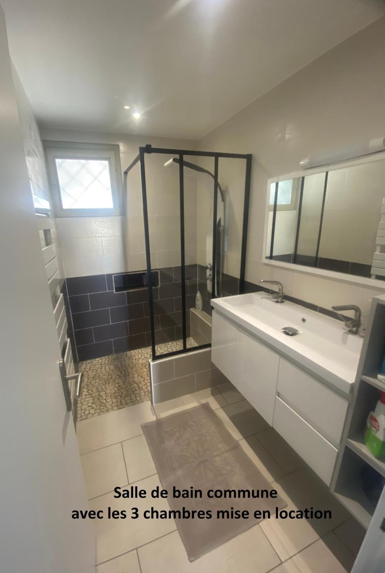 Chambre Dans Logement Partage Chez L Habitant Avec Piscine De 1 A 3 Chambres Grieges Екстериор снимка